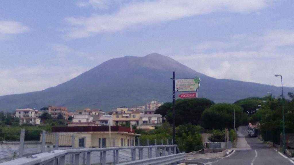 Hotel Il Quadrifoglio Torre del Greco Bagian luar foto