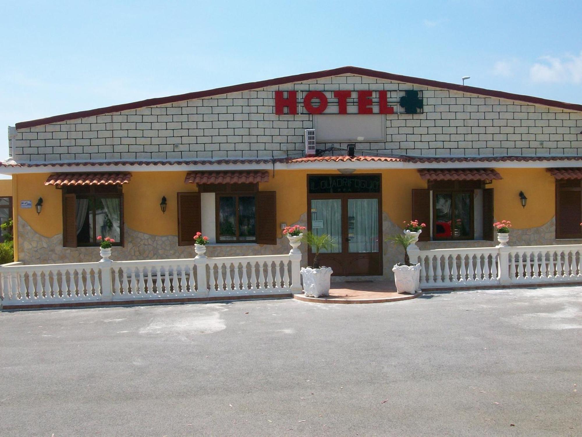 Hotel Il Quadrifoglio Torre del Greco Bagian luar foto