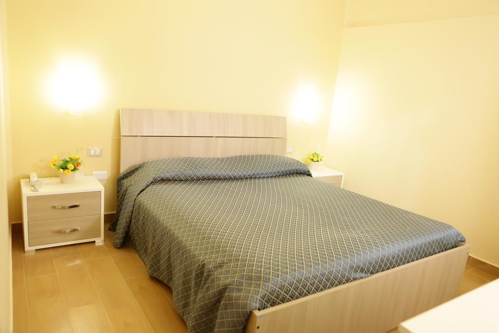 Hotel Il Quadrifoglio Torre del Greco Bagian luar foto